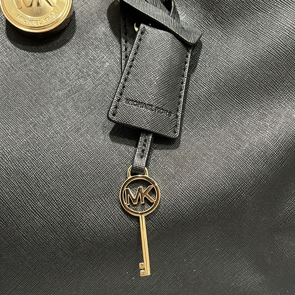 • Black Michael Kors Hamilton Leather Tote - Picture 9 of 17